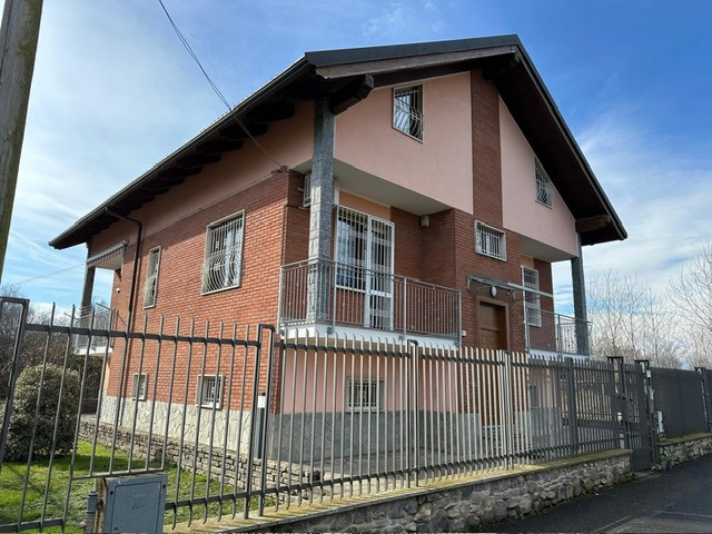 VILLA.JPG