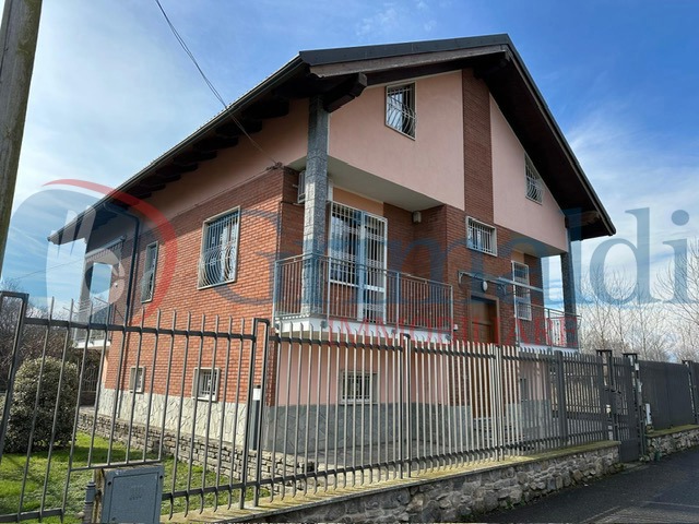 VILLA.JPG