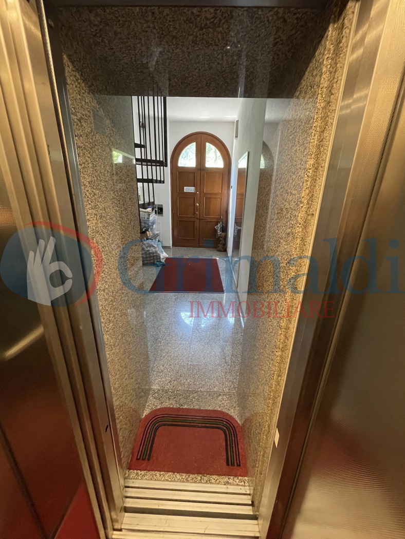 ingresso casa dall'ascensore.JPG