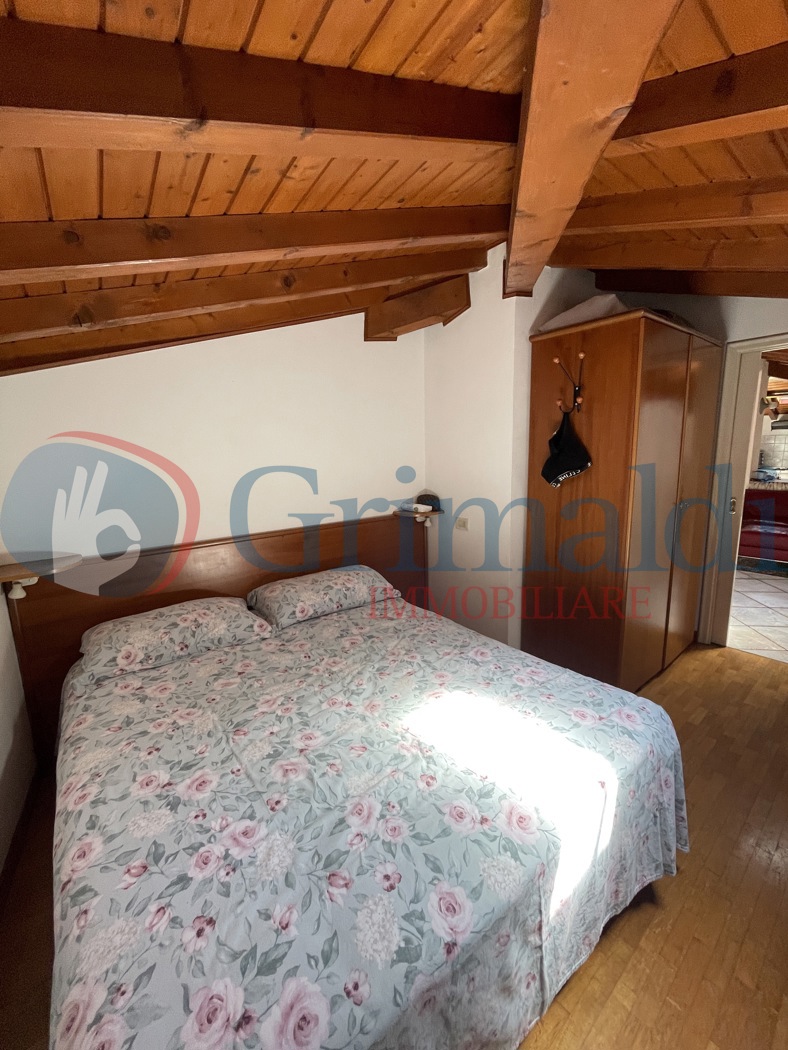 mansarda letto 1.JPG