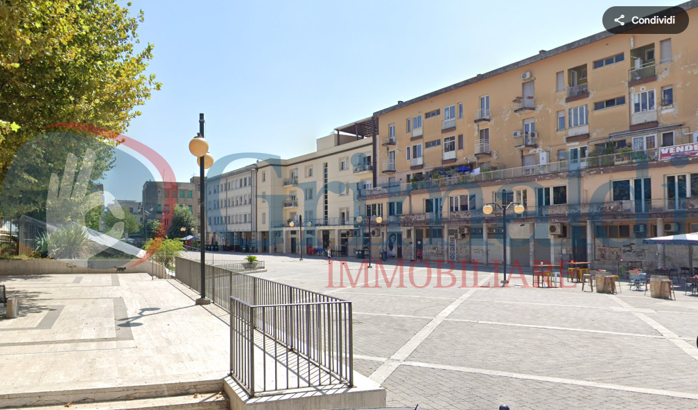 piazza labriola1.PNG