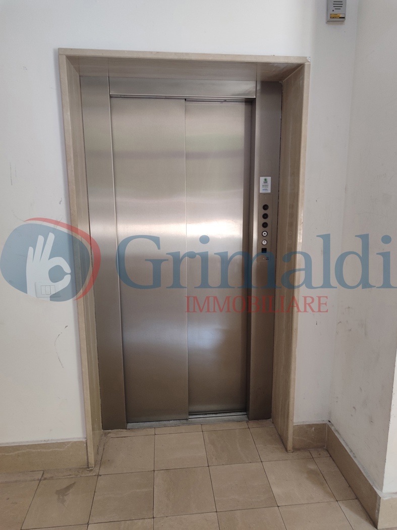 ascensore a tutti i piani anche garage.jpg