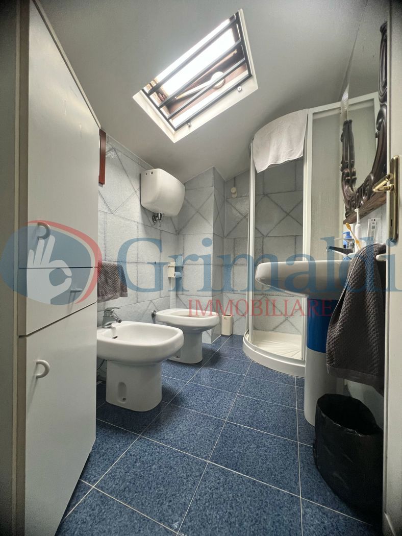 bagno lucernario piano superiore.jpeg