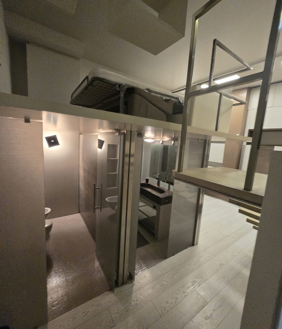 32 CAMERA CON CABINA ARMADIO E BAGNO