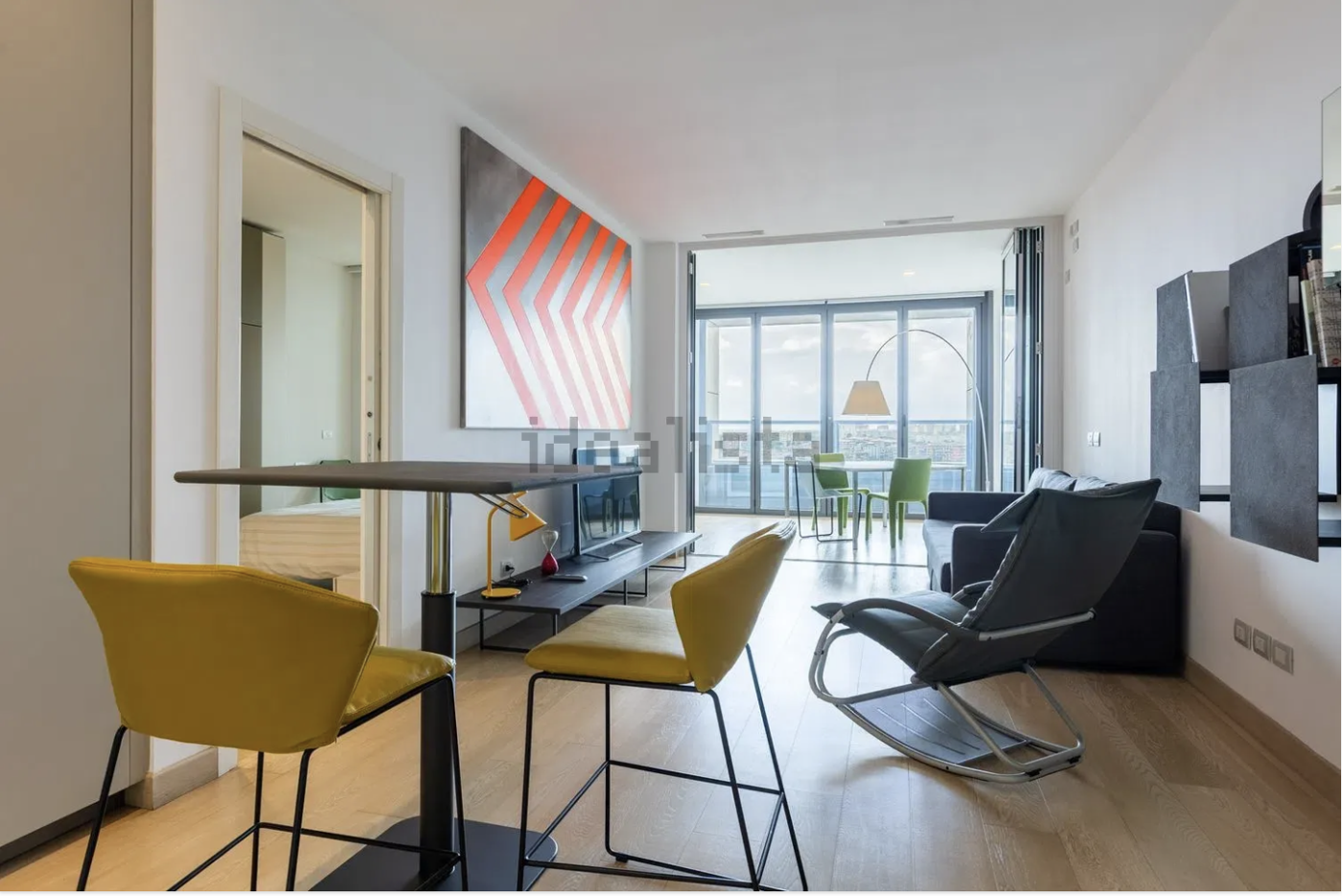 SOGGIORNO CON CUCINA A VISTA E TERRAZZO