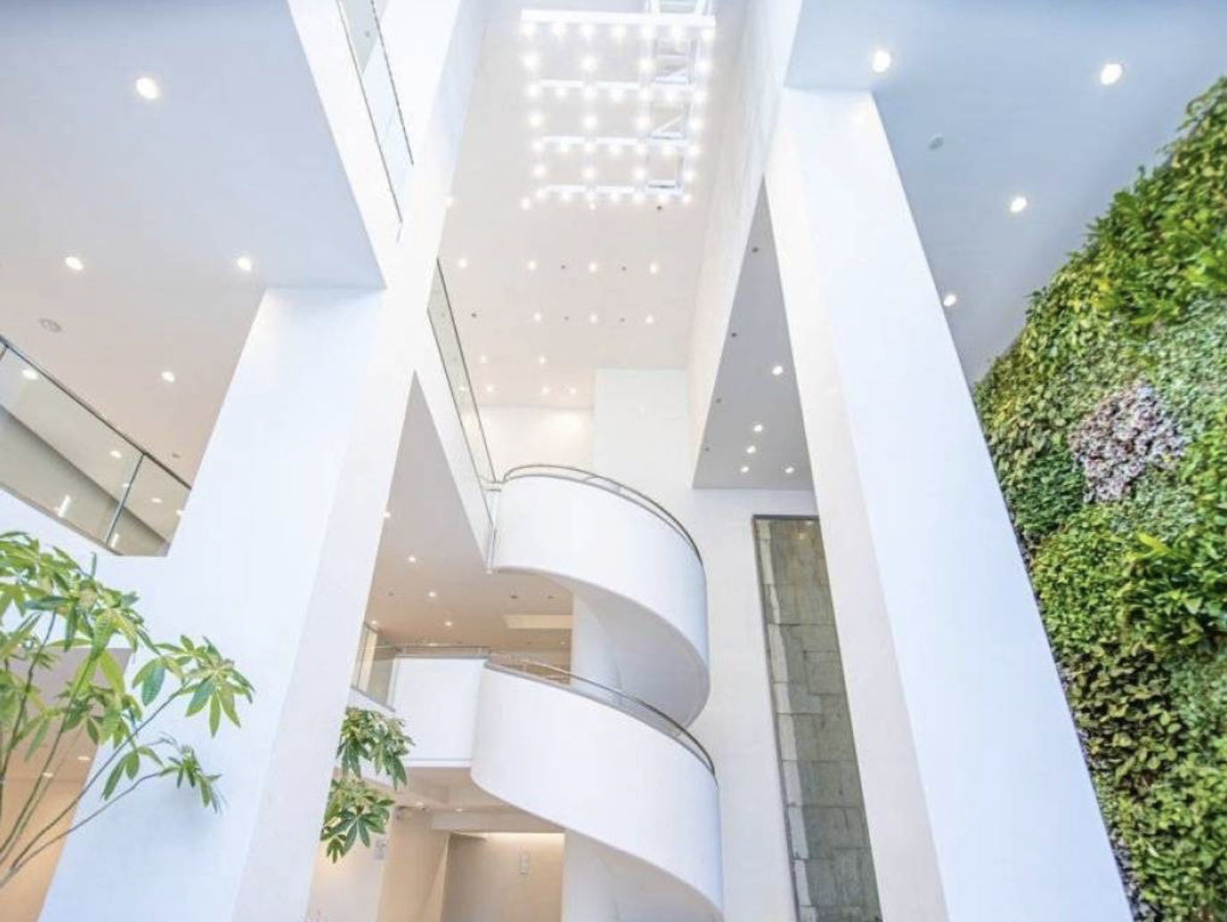 LIVING RECEPTION EUROSKY TOWER