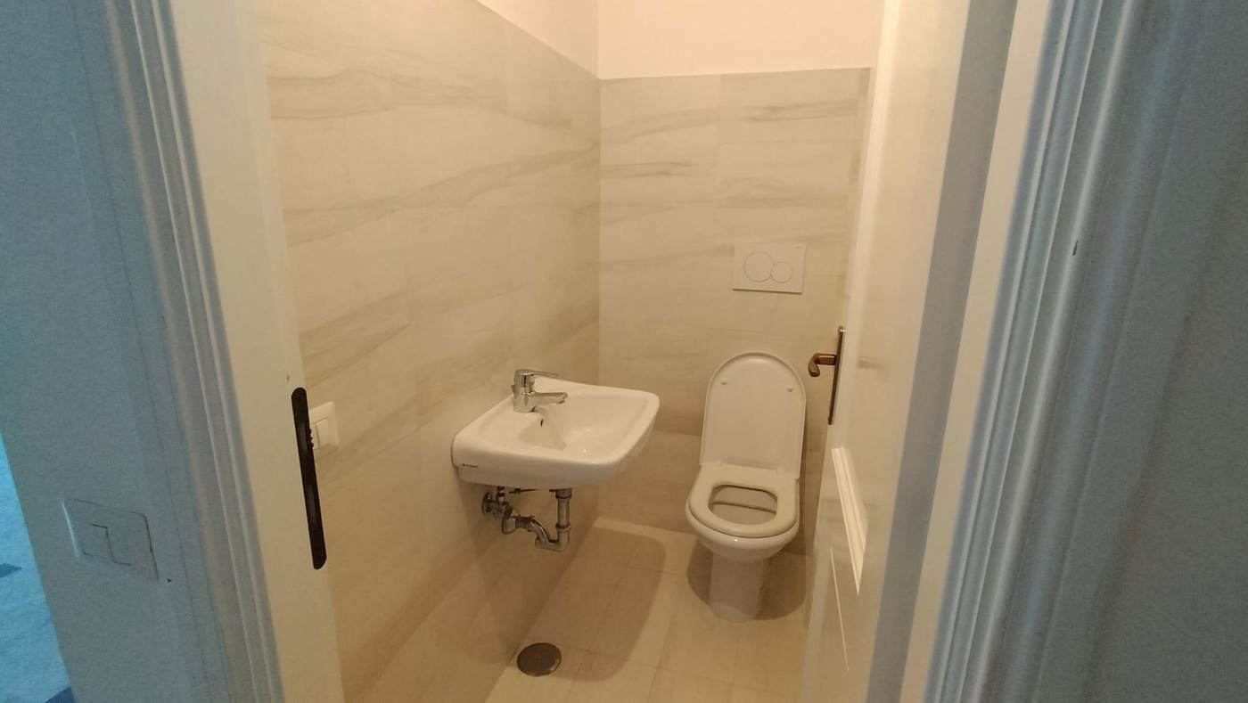 28 BAGNO DI SERVIZIO