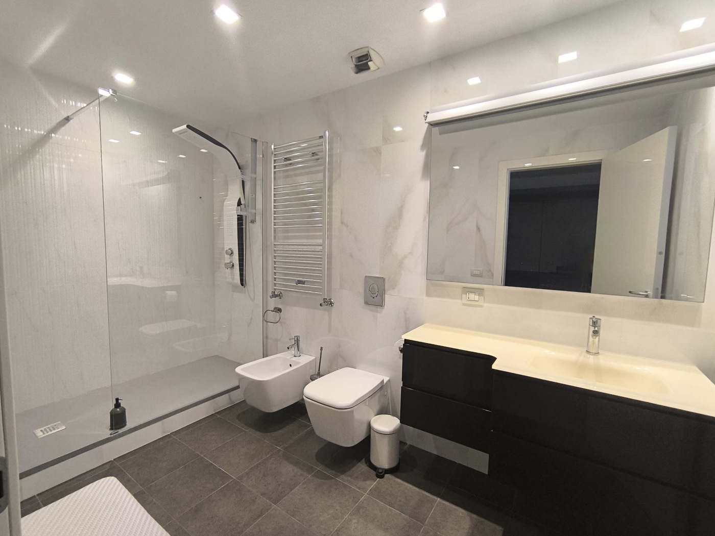 BAGNO EN SUITE