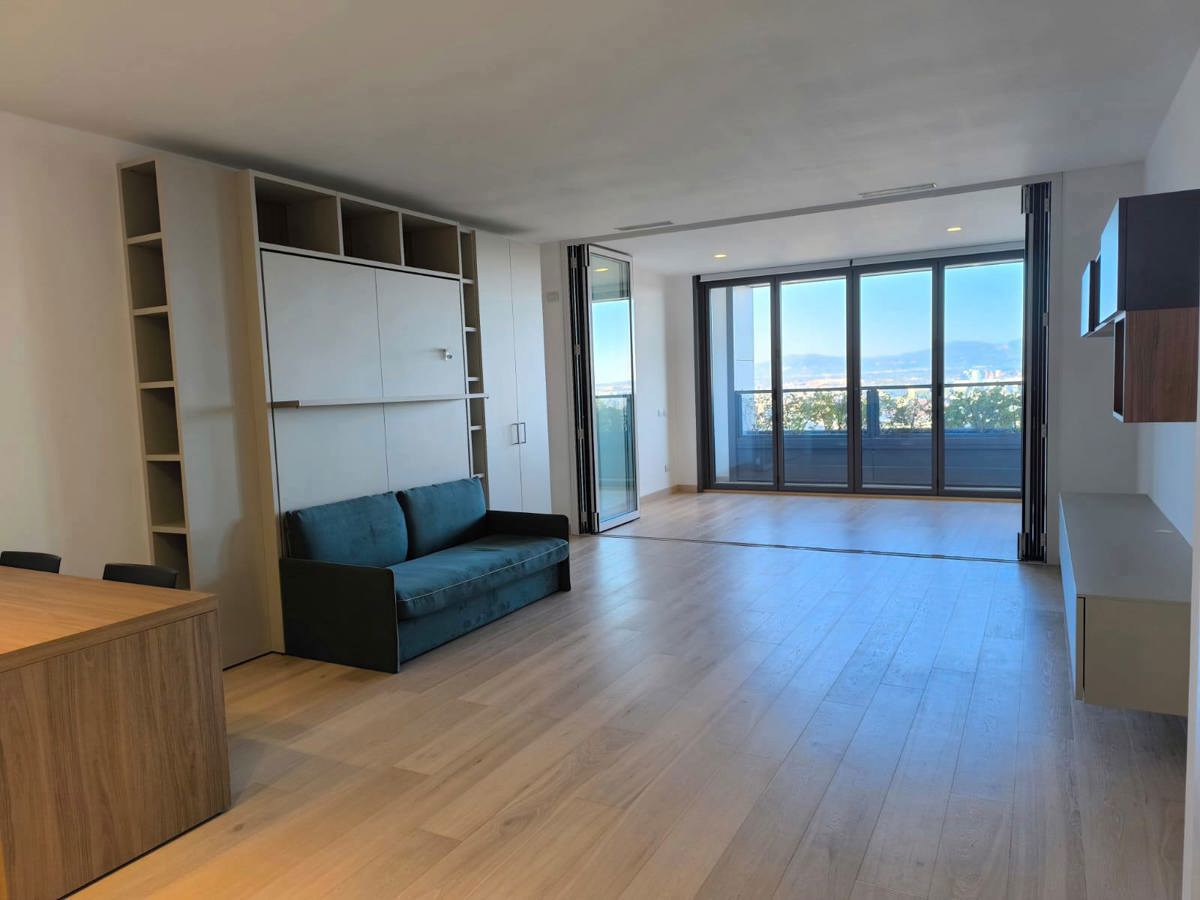 SALONE CON CUCINA A VISTA
