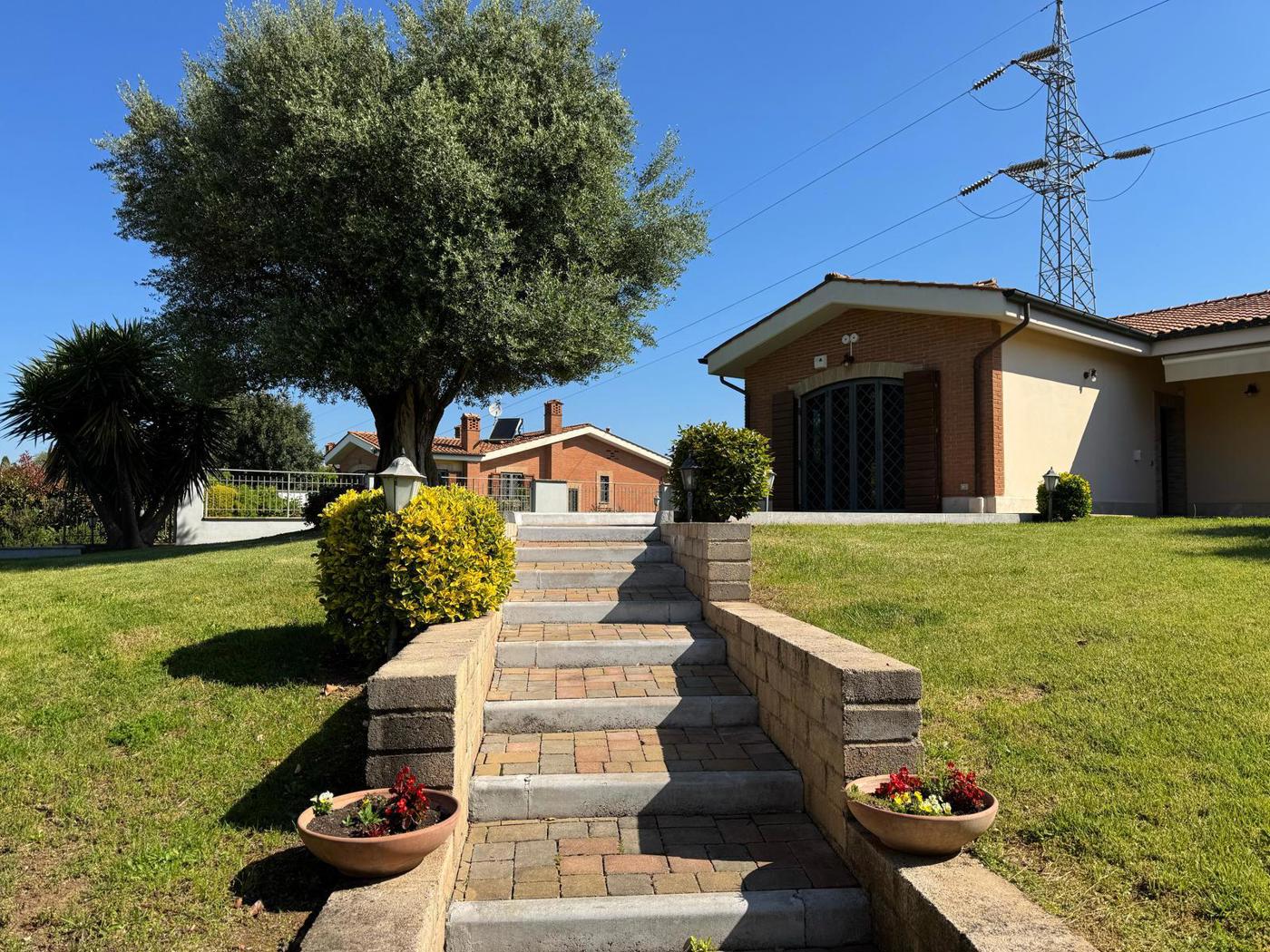 INGRESSO VILLA