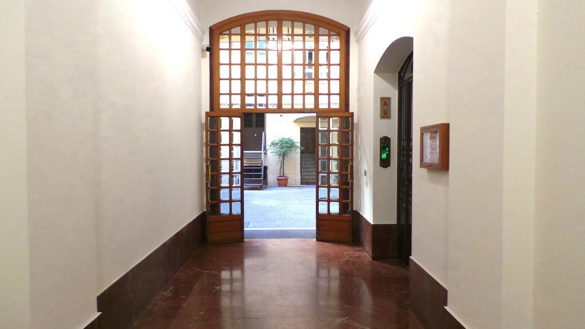 Interno stabile