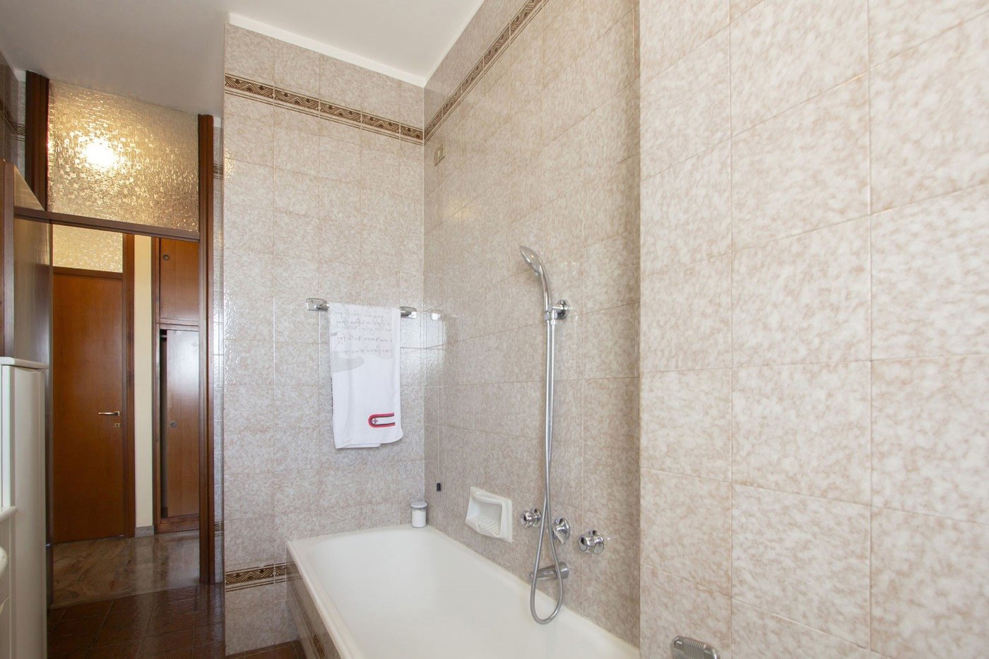 via mazzini 4 cusano milanino foto bagno 6.jpg