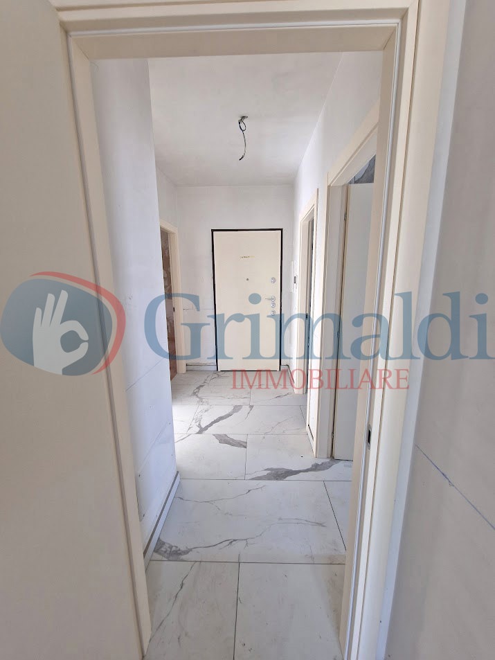via gramsci trilocale con terrazzino 229.jpg