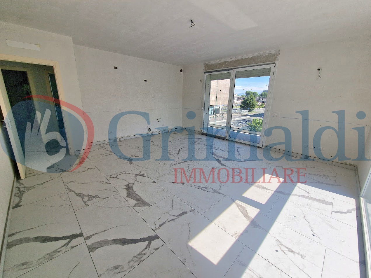 via gramsci trilocale con terrazzino 222.jpg