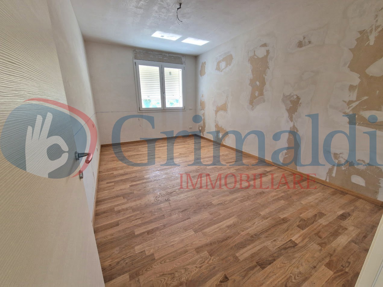 via gramsci trilocale con terrazzino 226.jpg