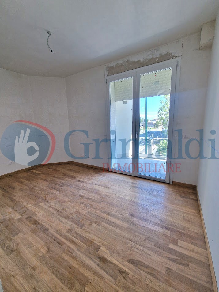 via gramsci trilocale con terrazzino 231.jpg