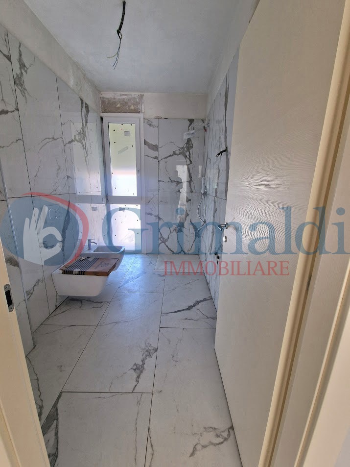 via gramsci trilocale con terrazzino 227.jpg