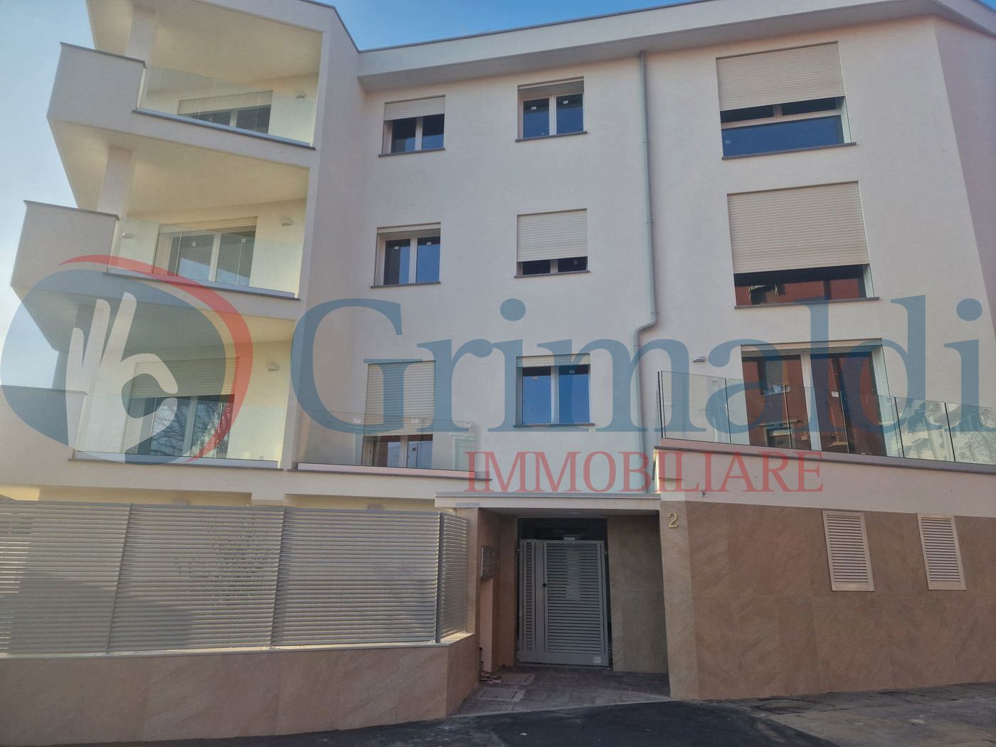 via gramsci trilocale con terrazzino 249.jpg