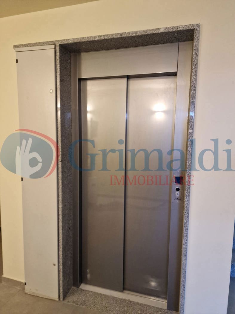 via gramsci trilocale con terrazzino 246.jpg