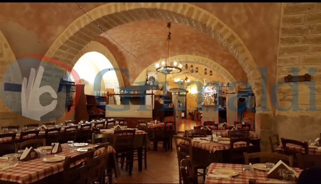 piazza teatro interno.jpg