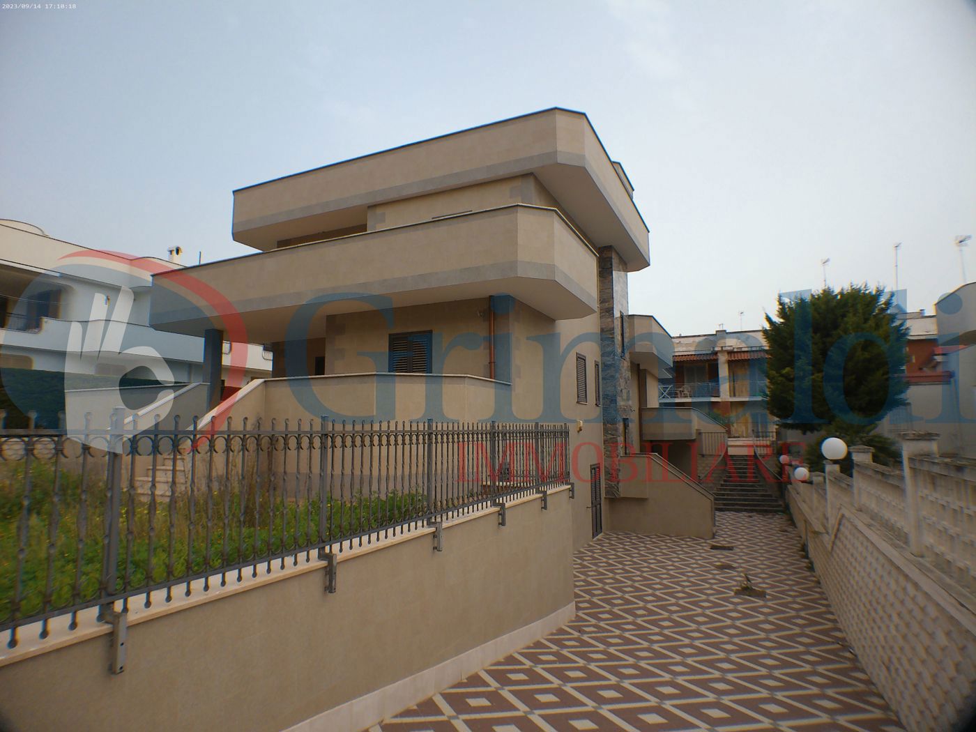 ANMP0002.jpg