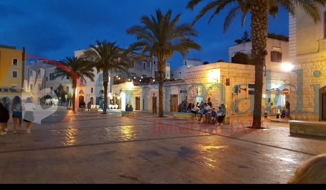 piazza Teatro.jpg