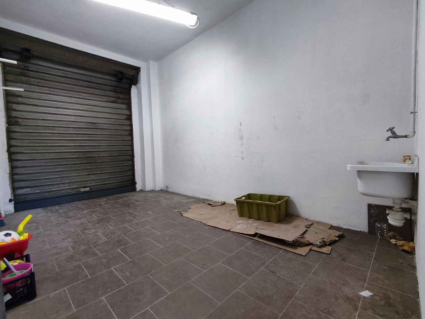 10 garage.jpg