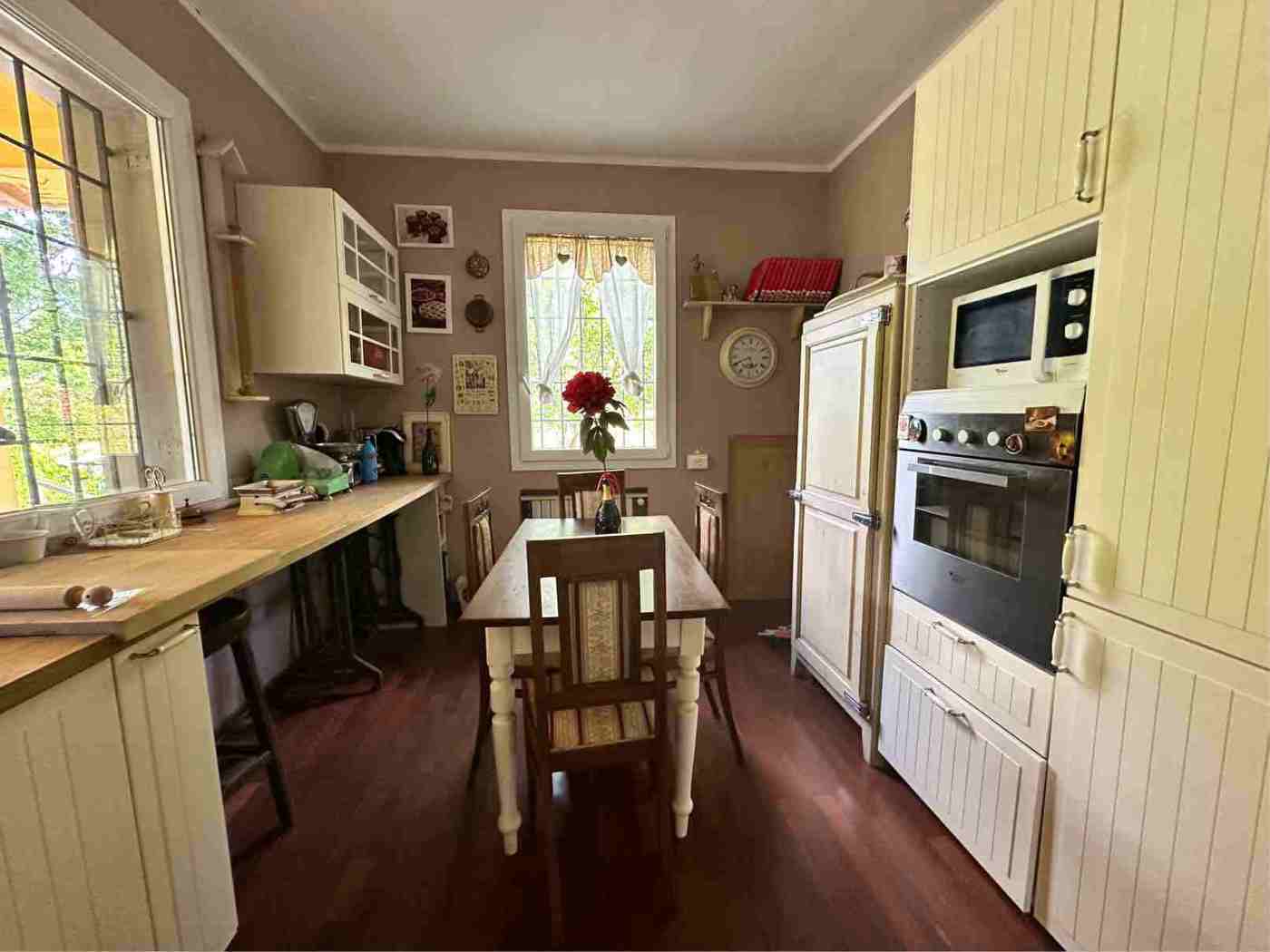 421E08BD-3769-4BD4-851D-395D0A3E2BC2.jpg
