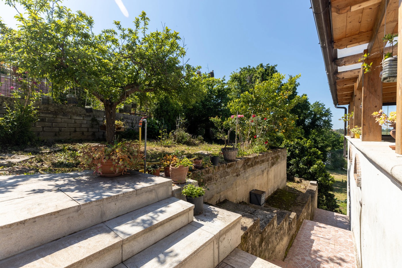 GIARDINO PAVIMENTATO