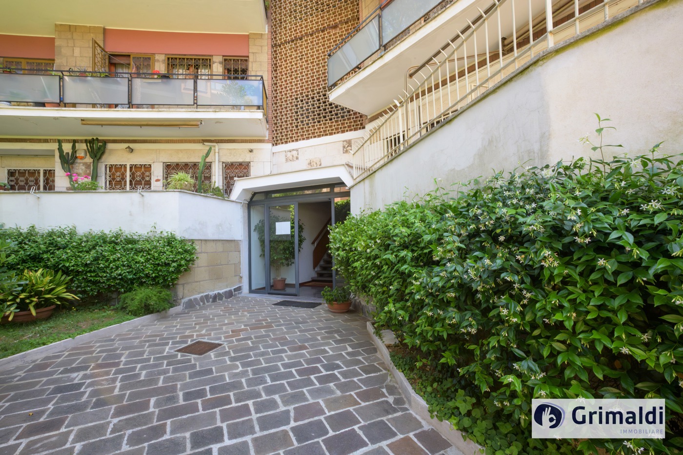 INGRESSO EDIFICIO