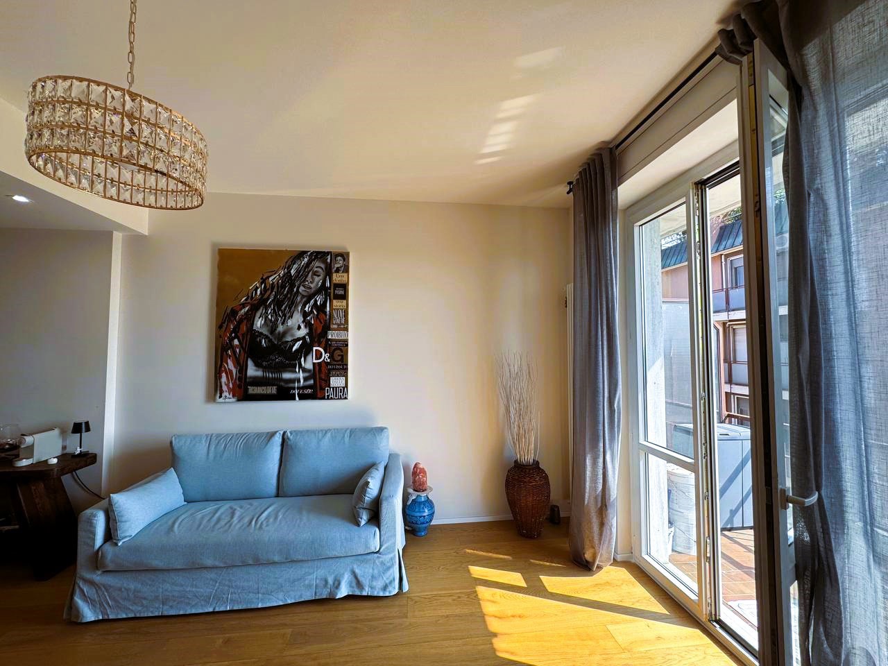 Soggiorno con cucina a vista