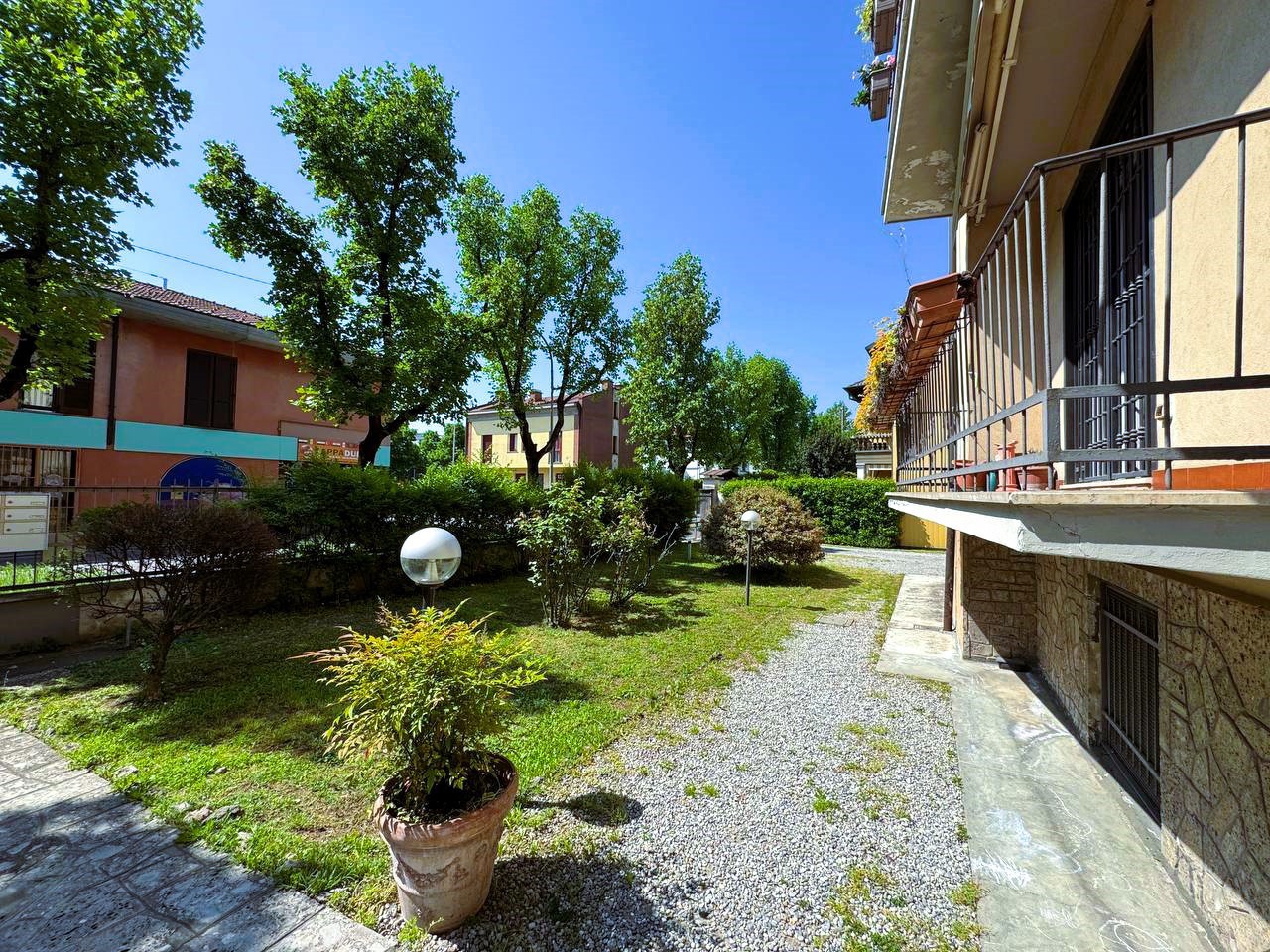 Giardino condominiale 