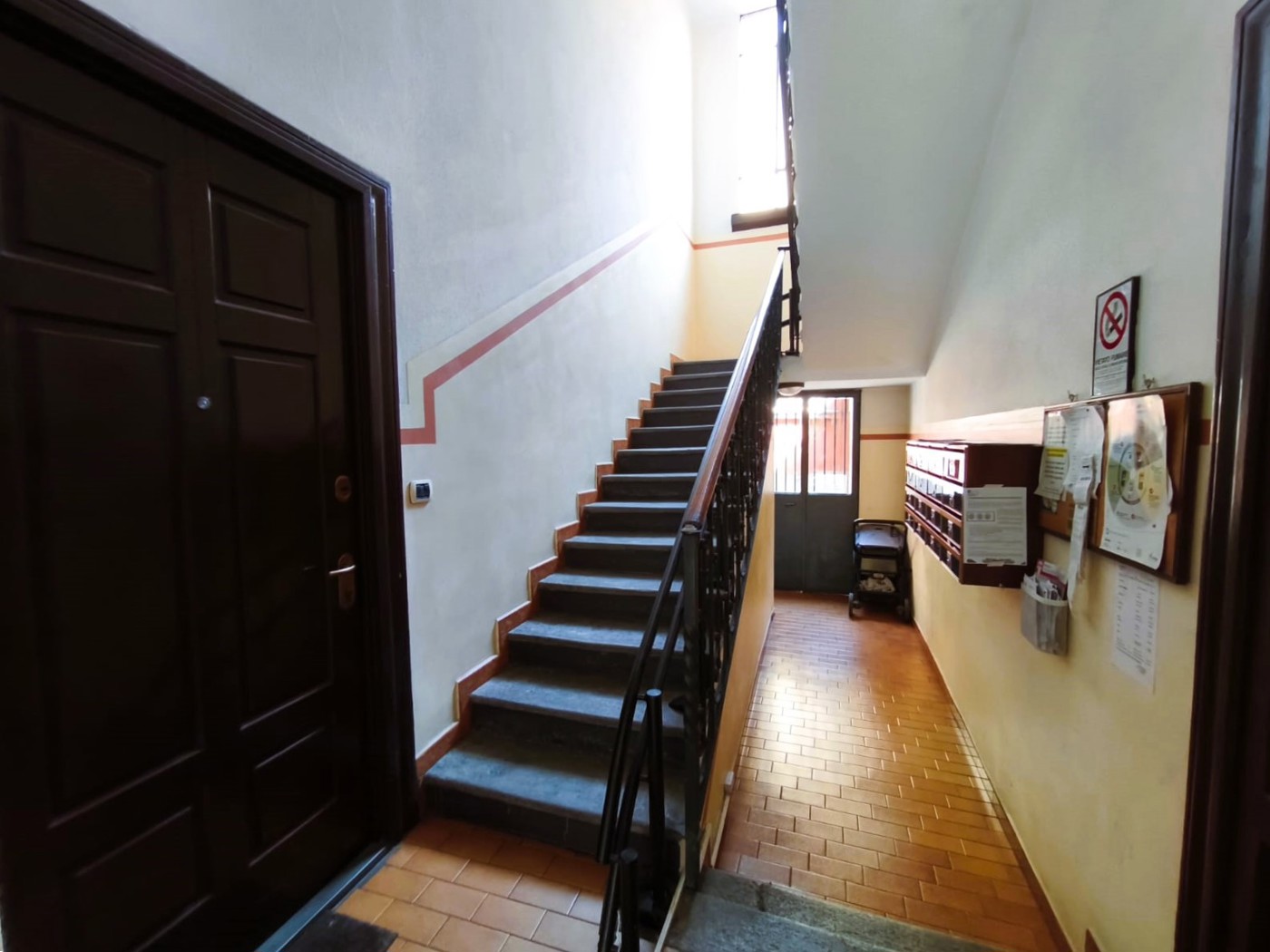 Interno stabile