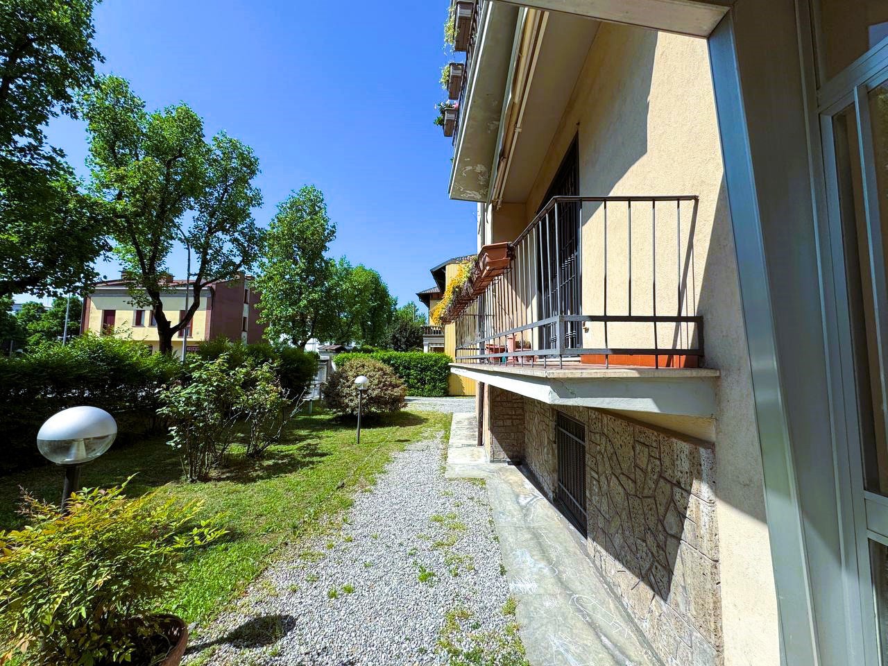 Giardino condominiale 