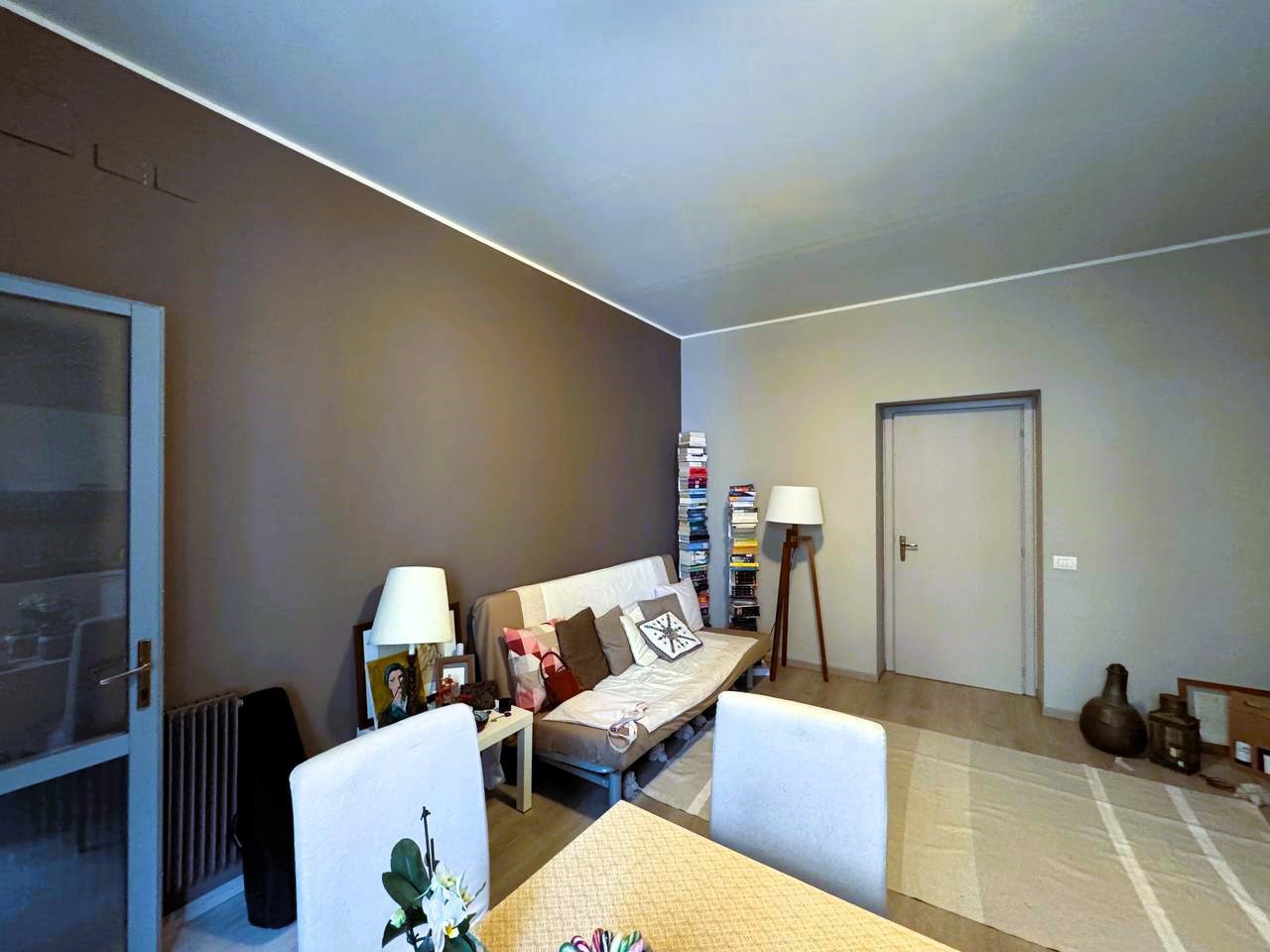 Soggiorno con cucina a vista