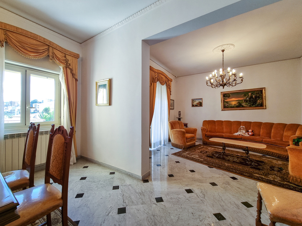 SALONE DOPPIO