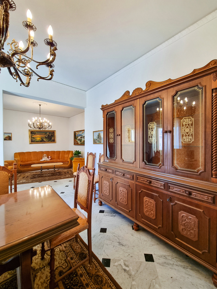 SALONE DOPPIO