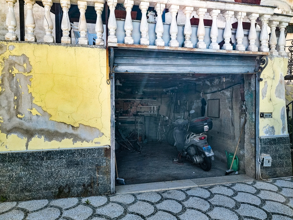 GARAGE