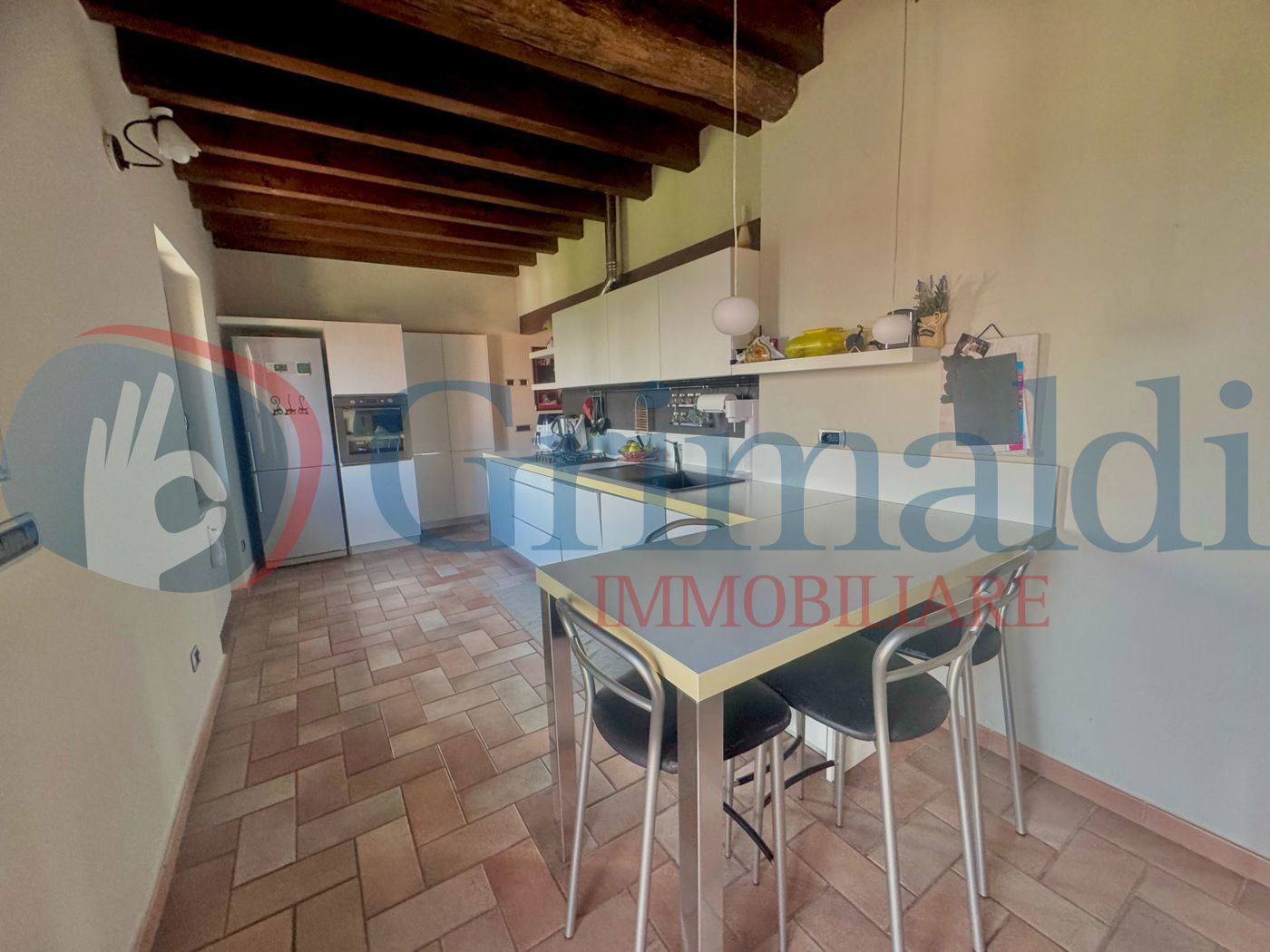 vista cucina con isola.jpg