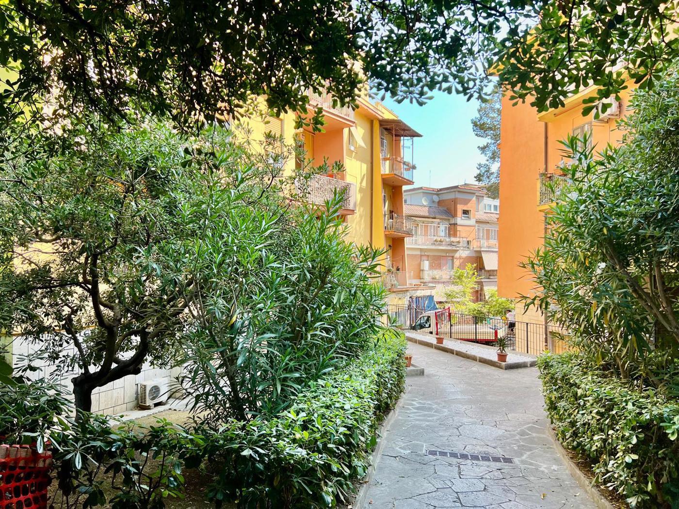 N. 18 - GIARDINO CONDOMINIALE.jpeg