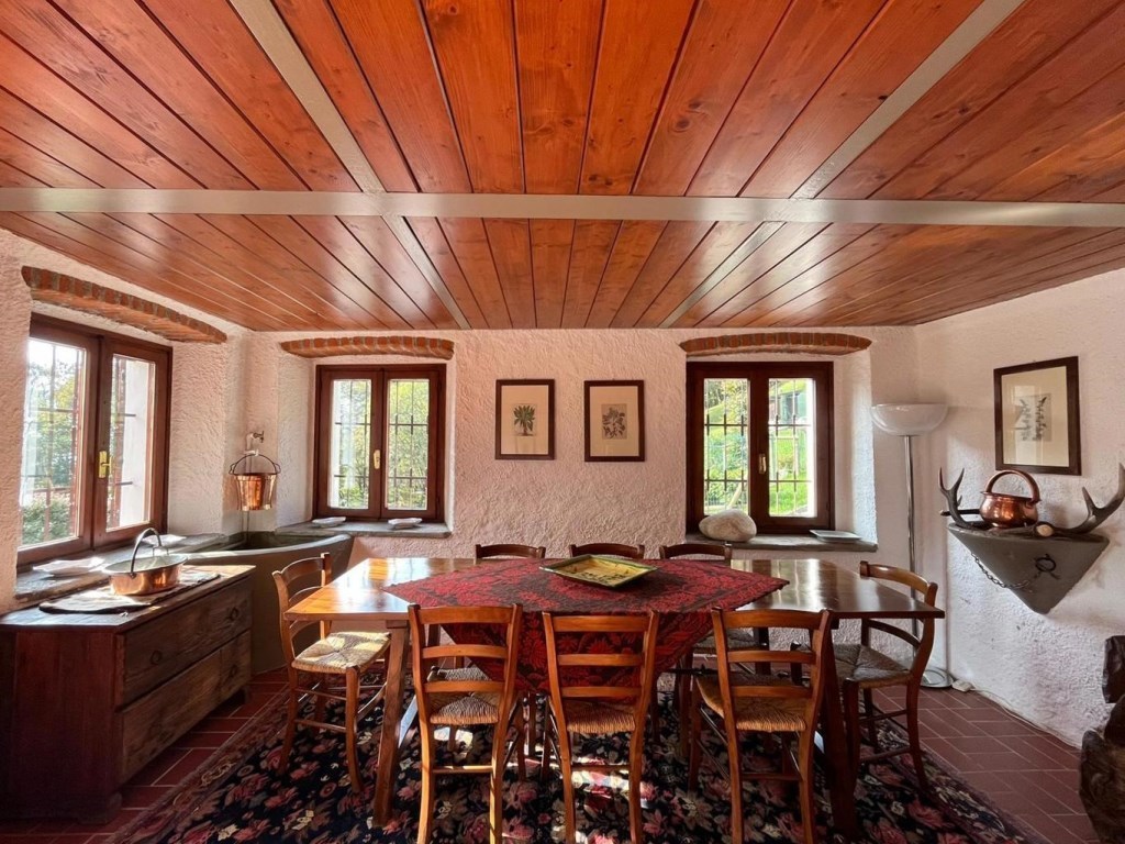 Interni taverna