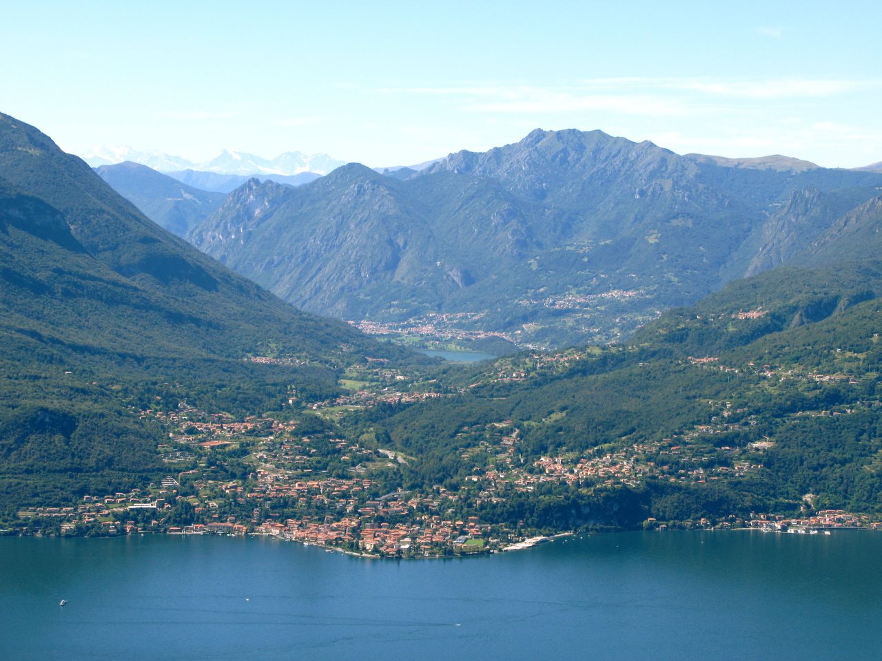 Paese e lago di Menaggio