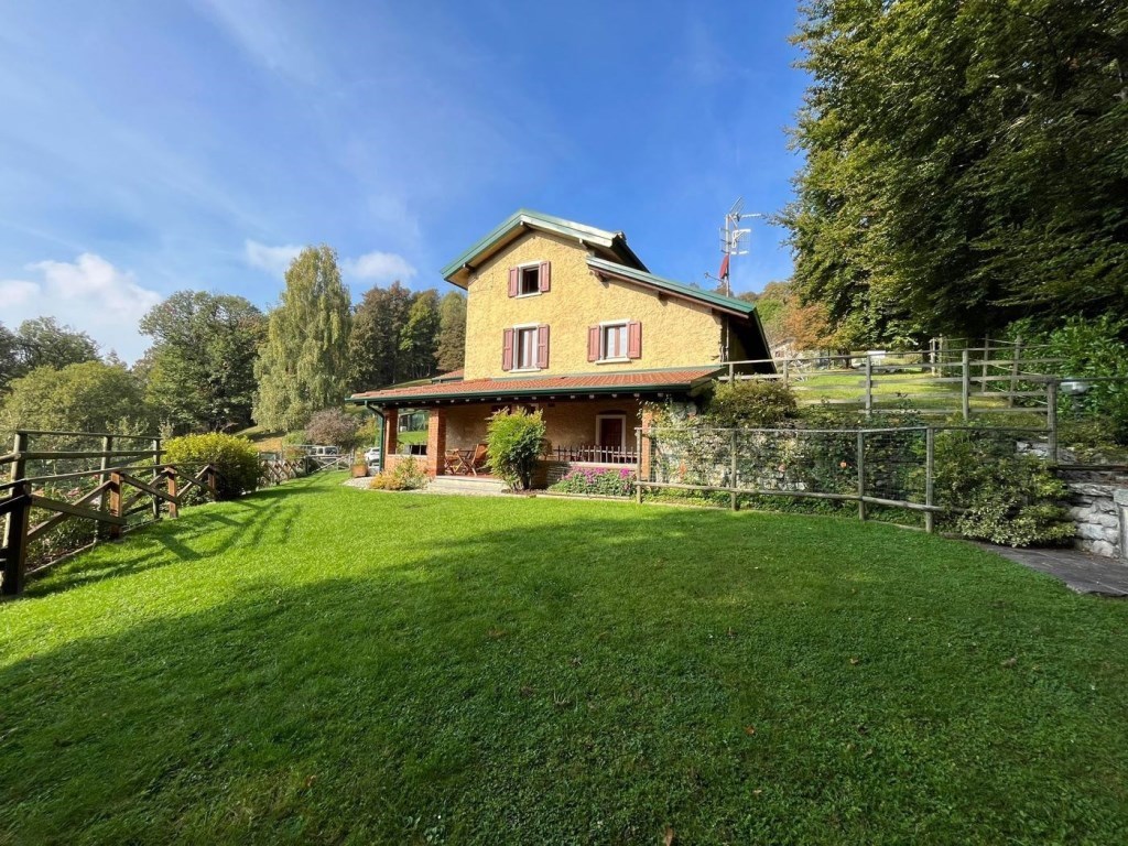 Cascina esterno