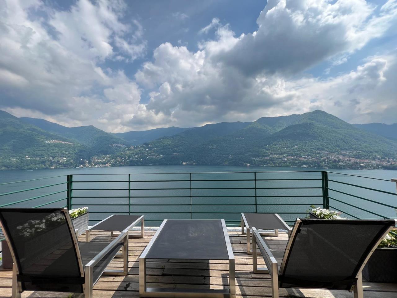 Terrazzo con vista lago