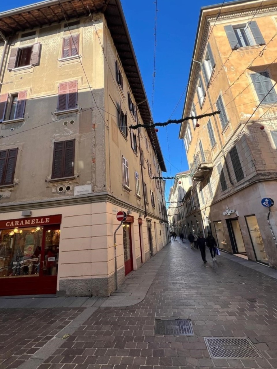 Contesto esterno - via Luini centro storico
