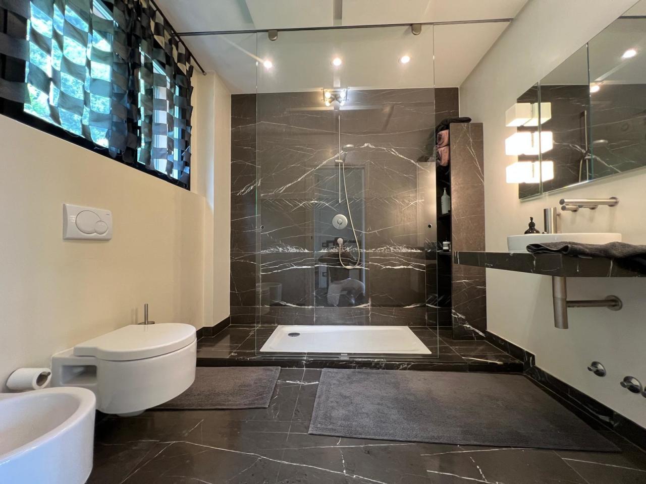 Bagno con doccia
