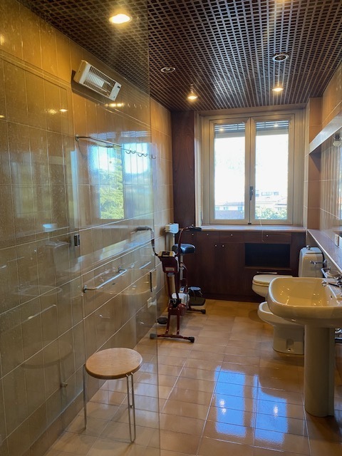 Bagno con doccia