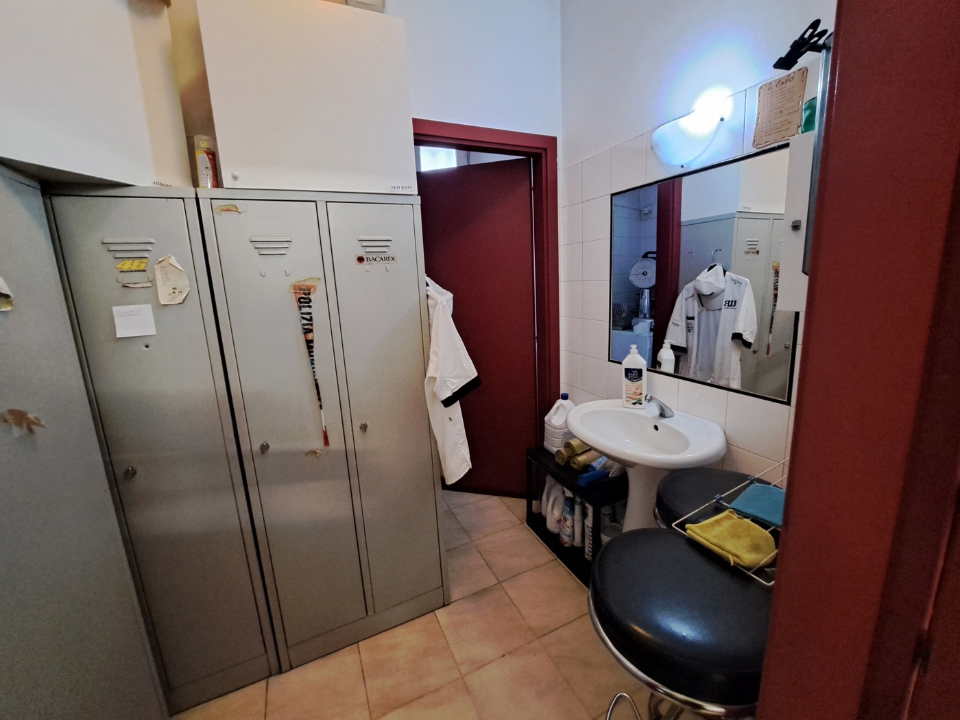 22 spogliatoio bagno.jpg