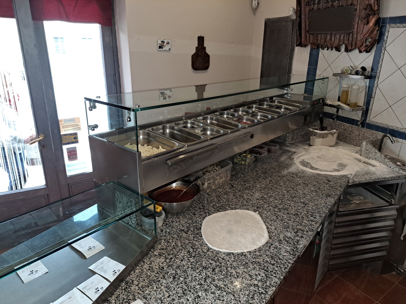14 Banco vetrina frigo.jpg