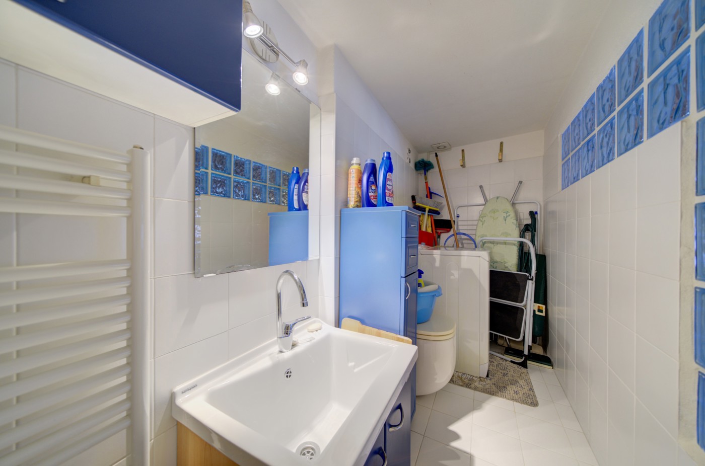 31 bagno servizio lavanderia.jpeg